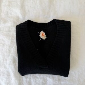 Jardin de Orangers Black V-Neck Knit Sweater Tank